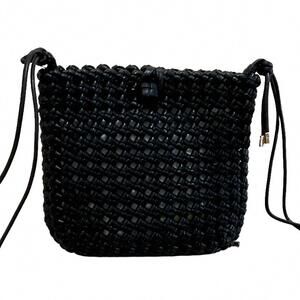 NEW BC HANDBAGS woven rocco crossbody bag in black